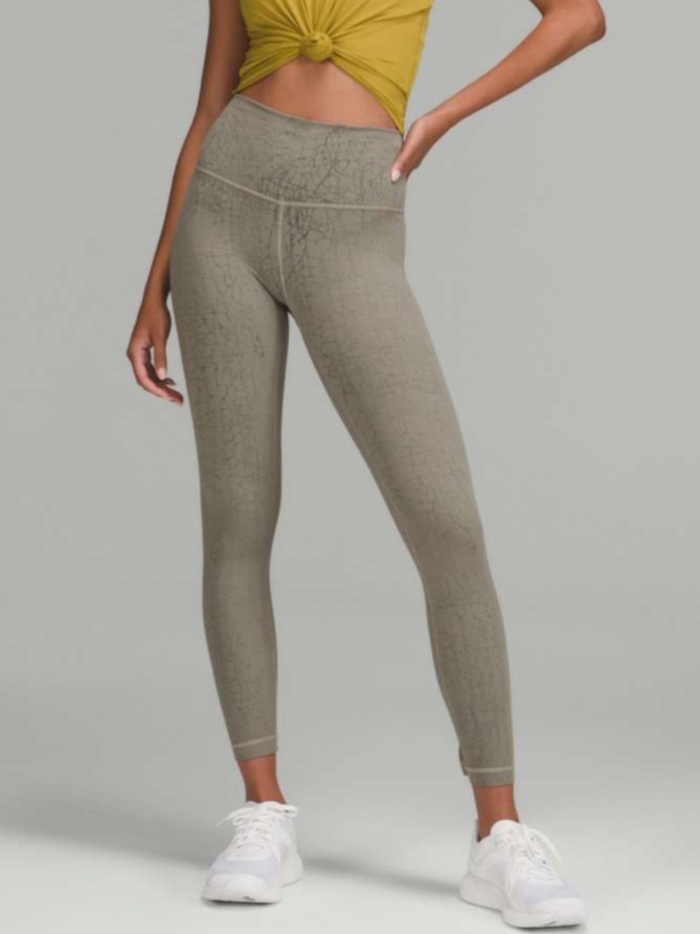 Lululemon Wunder Train High-Rise Tight 25" in 
Thread Dye Rover Black